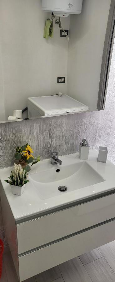 Holithªy Molª Bed & Breakfast โมลา ดิ บารี ภายนอก รูปภาพ