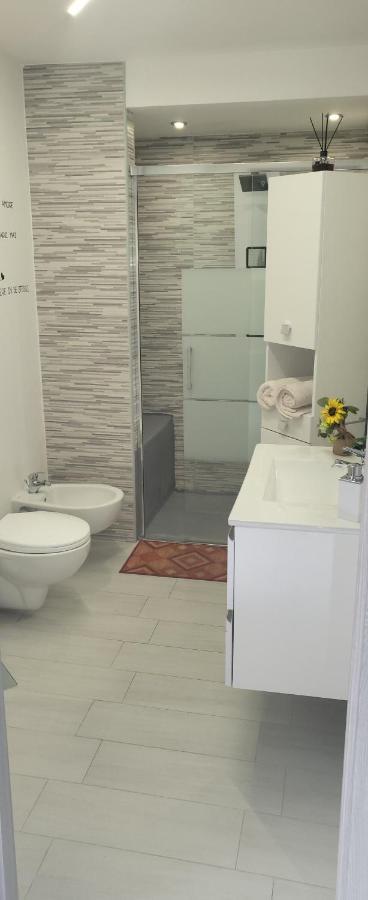 Holithªy Molª Bed & Breakfast โมลา ดิ บารี ภายนอก รูปภาพ